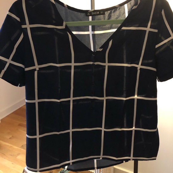 Buttoned V Neck Grid Top - NBW - Picture 5 of 7